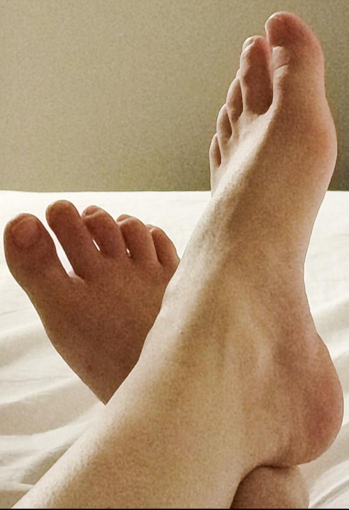 Hijab feet